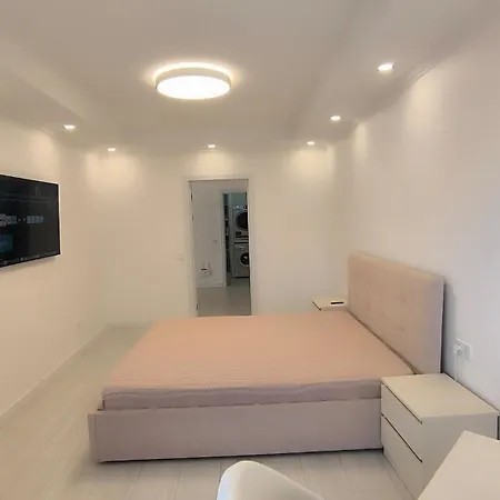 Apartment 3 *