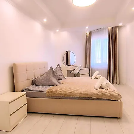 3 Apartment *